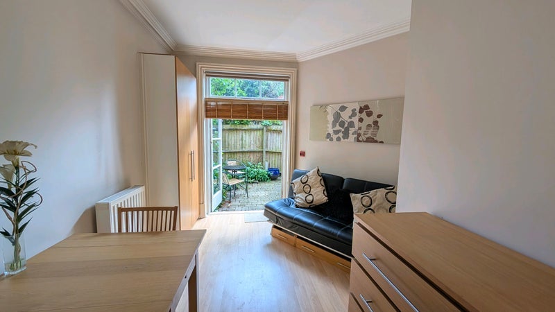 Room Murray Road in Rugby