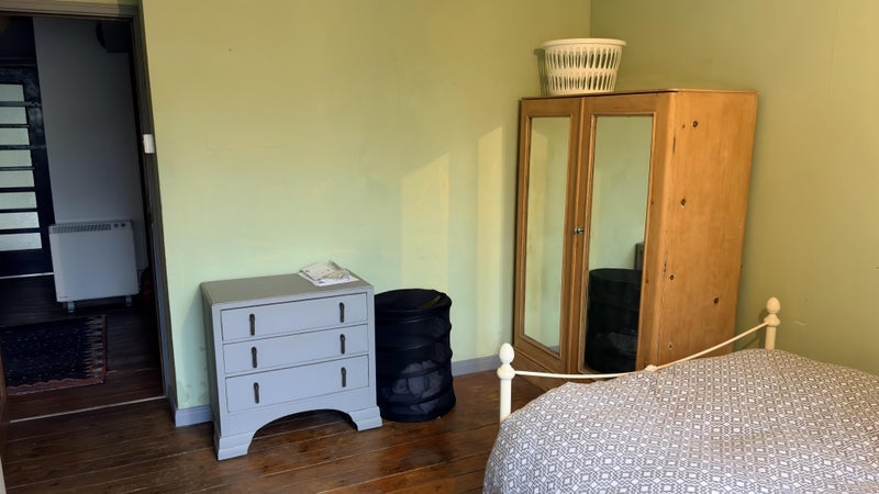 Flat Crownstone Road in Greater London