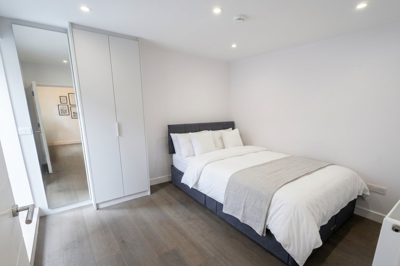 Flat Commercial Street in Greater London