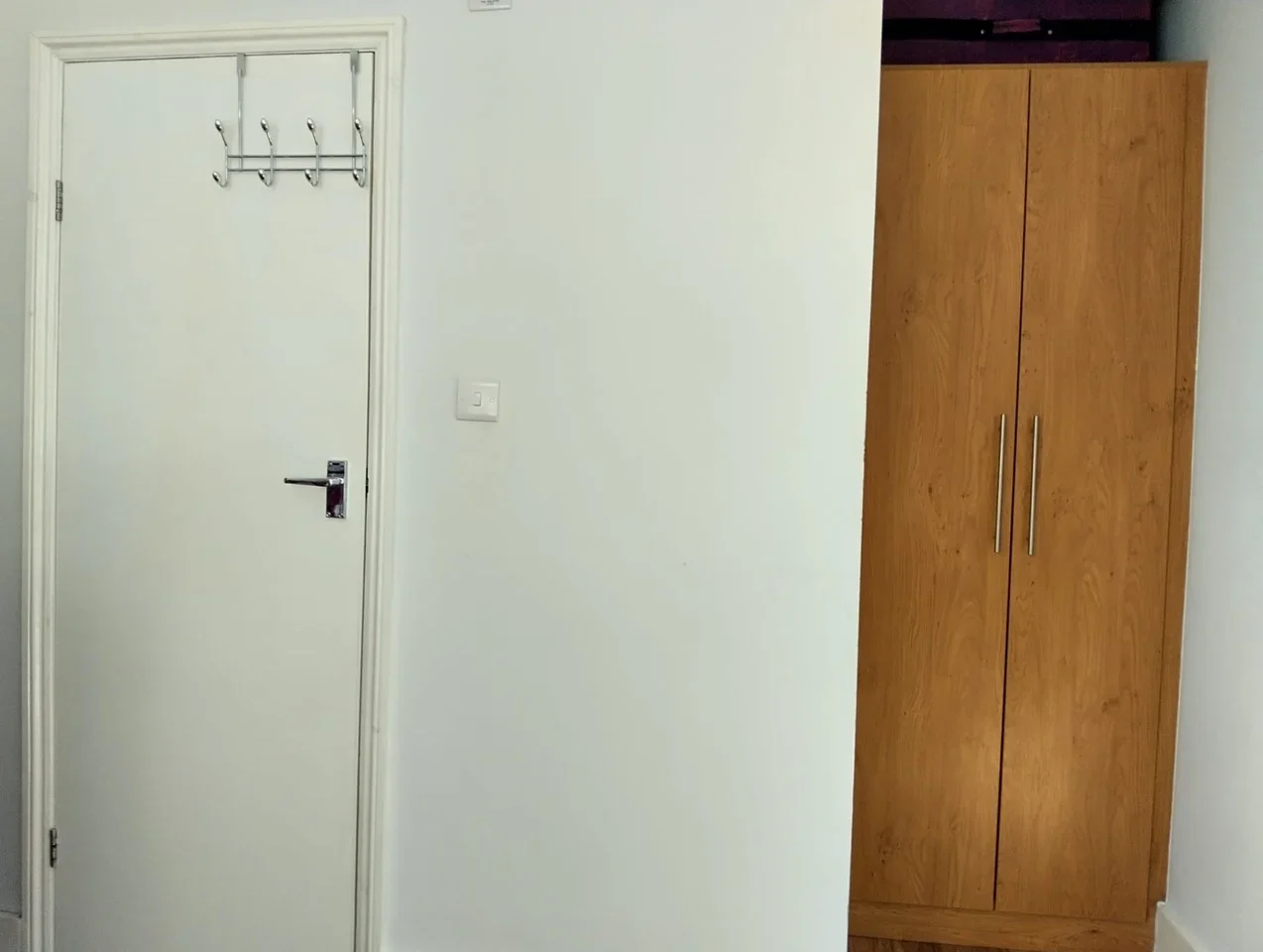 Room Layton Road in Greater London