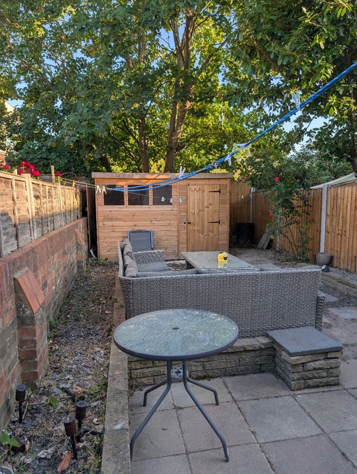 Room Fortescue Road in Greater London