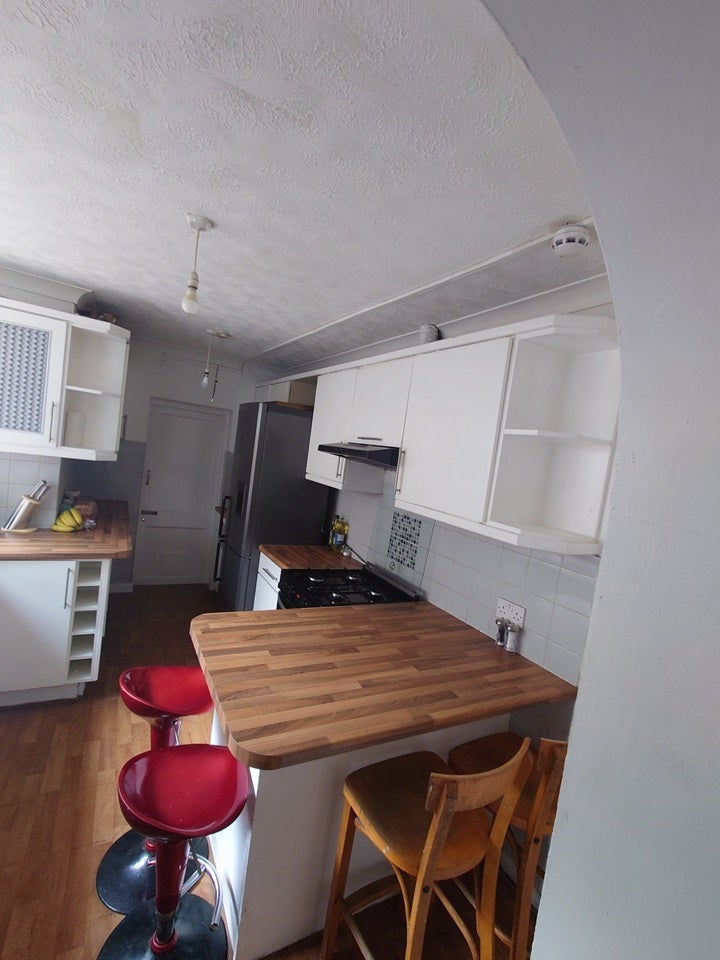Room Fortescue Road in Greater London