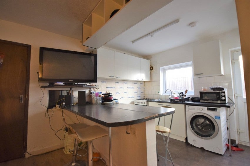 Flat Bridgehill Close in Guildford