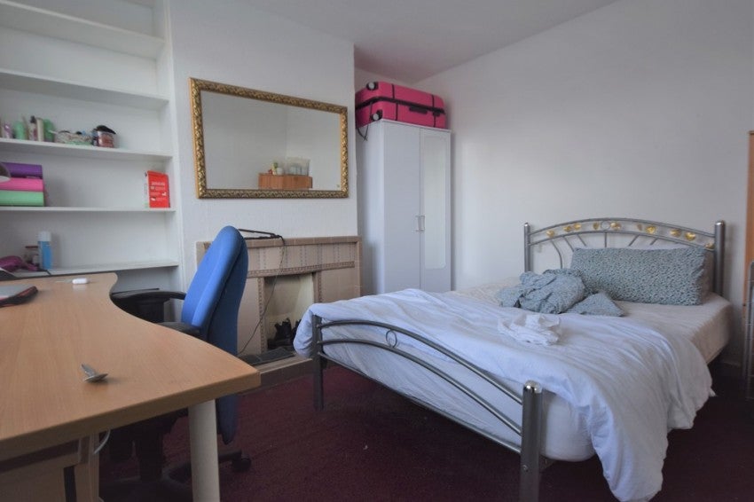 Flat Bridgehill Close in Guildford