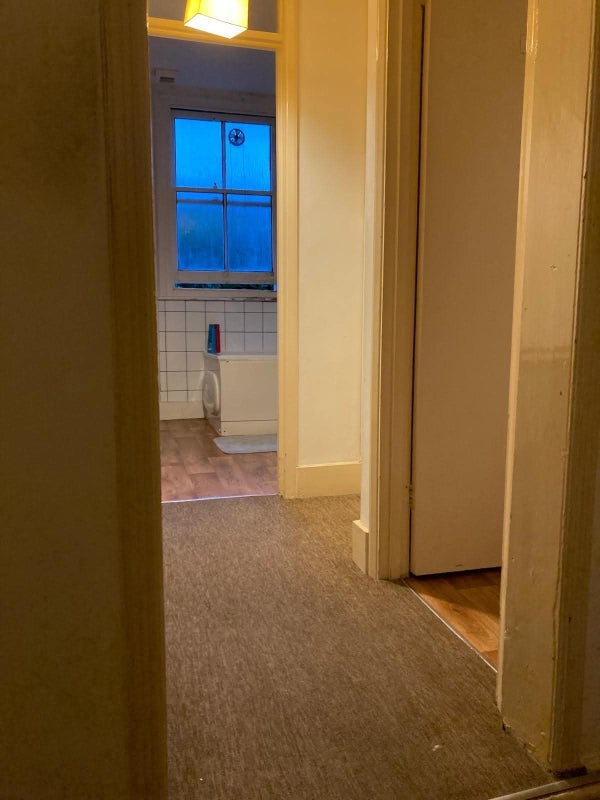 Room Farrant Avenue in Greater London