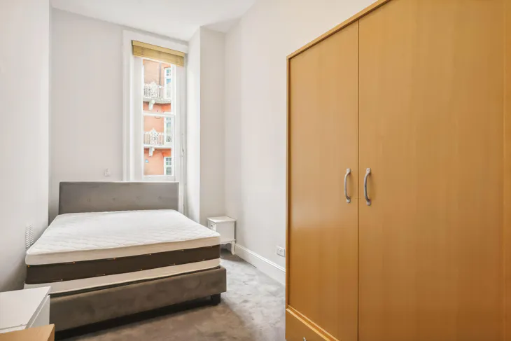 Flat Old Brompton Road in Greater London