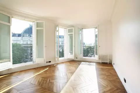 Appartement Avenue des Champs-Élysées à Paris