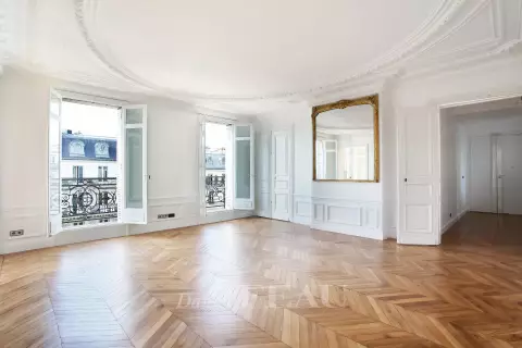 Appartement Avenue des Champs-Élysées à Paris