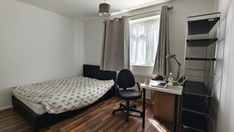 Room Knowles Place in Manchester