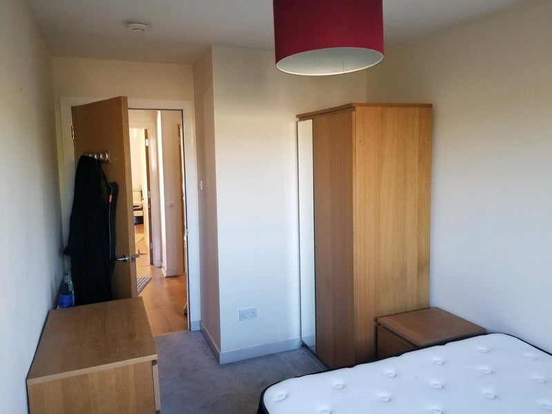 Room Firpark Close in Glasgow