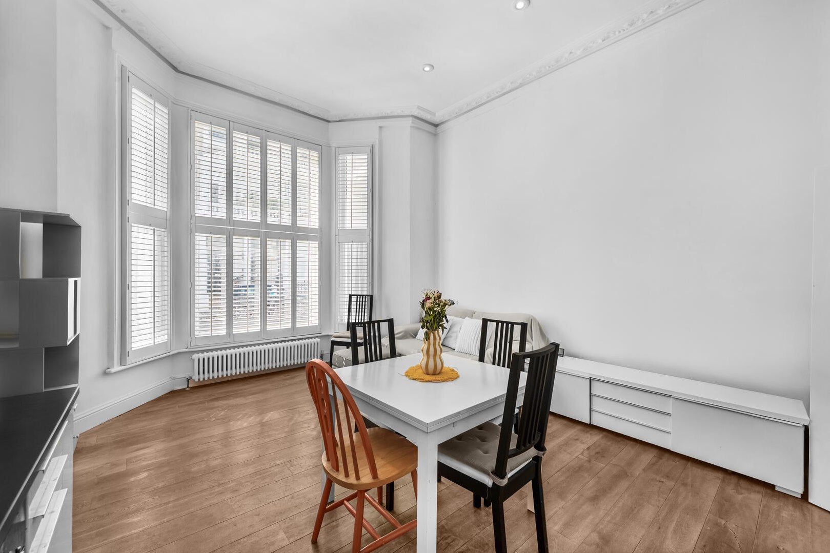 Flat Perham Road in Greater London