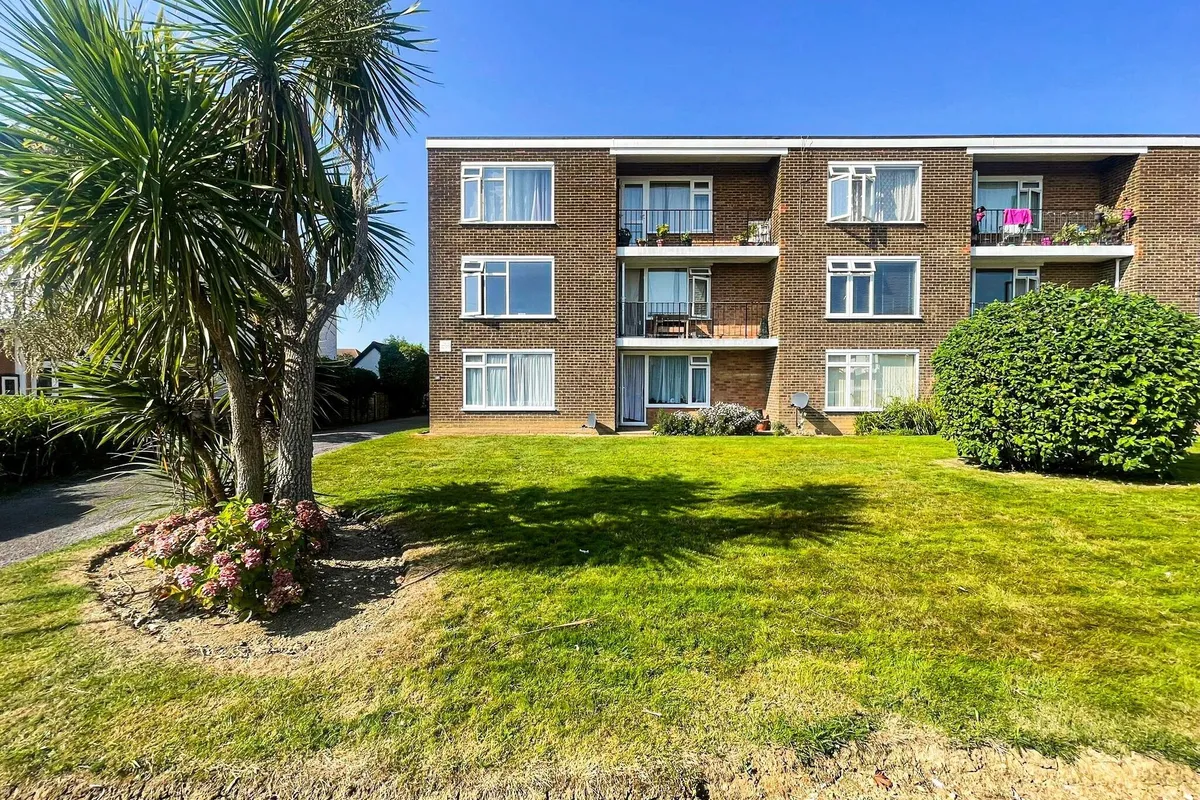 Flat Wallace Avenue in Worthing