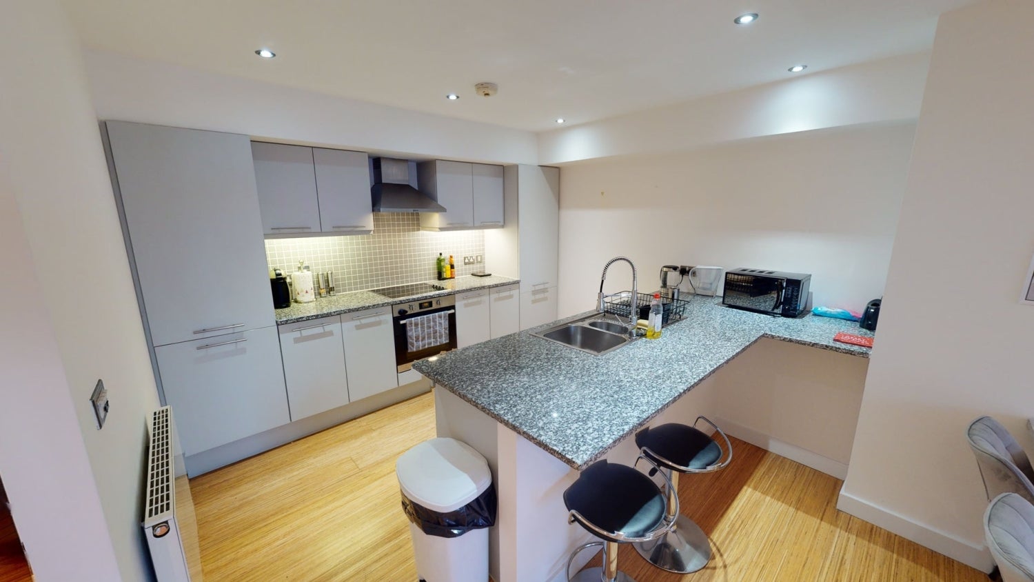 Flat Western Terrace in Nottingham