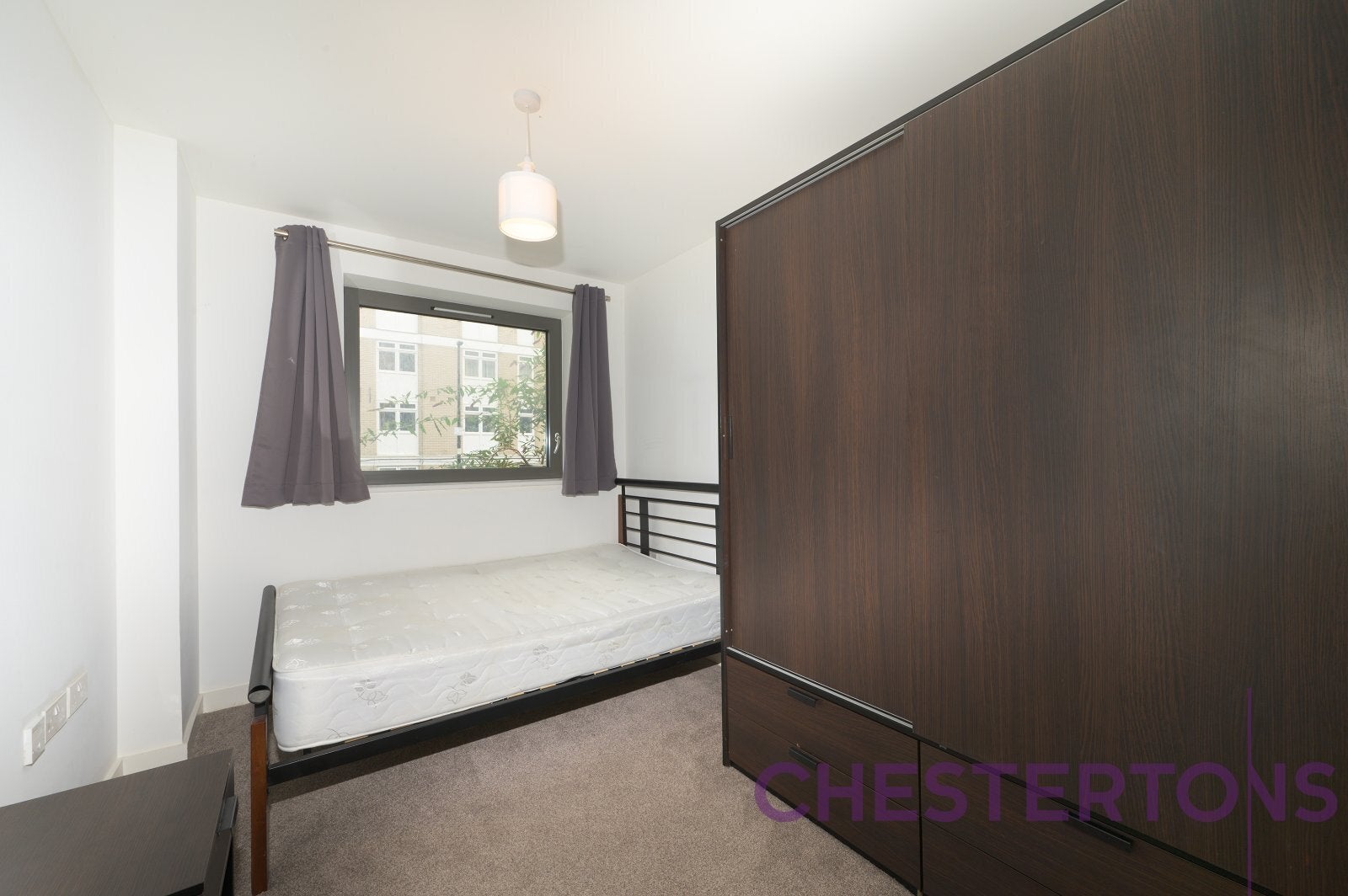 Flat Stebondale Street in Greater London