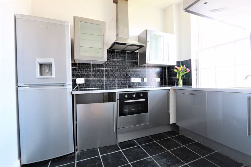 Flat James Lee Square in Greater London