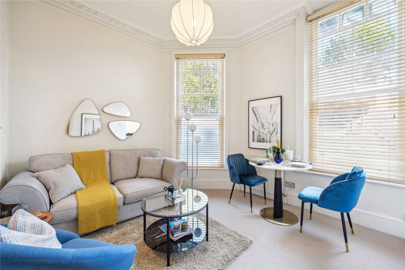 Flat Sandycombe Road in Greater London