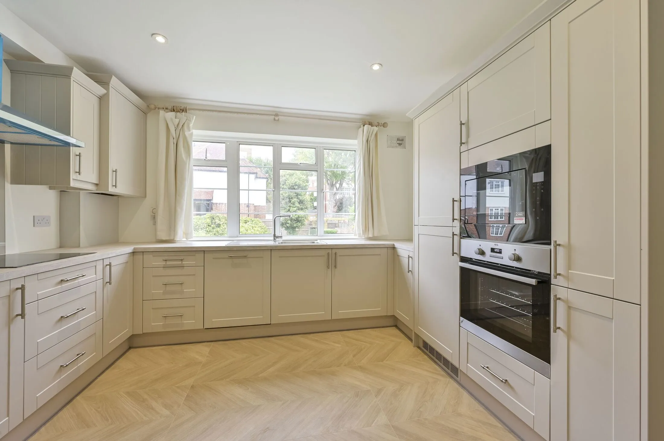 Flat Raymond Road in Greater London