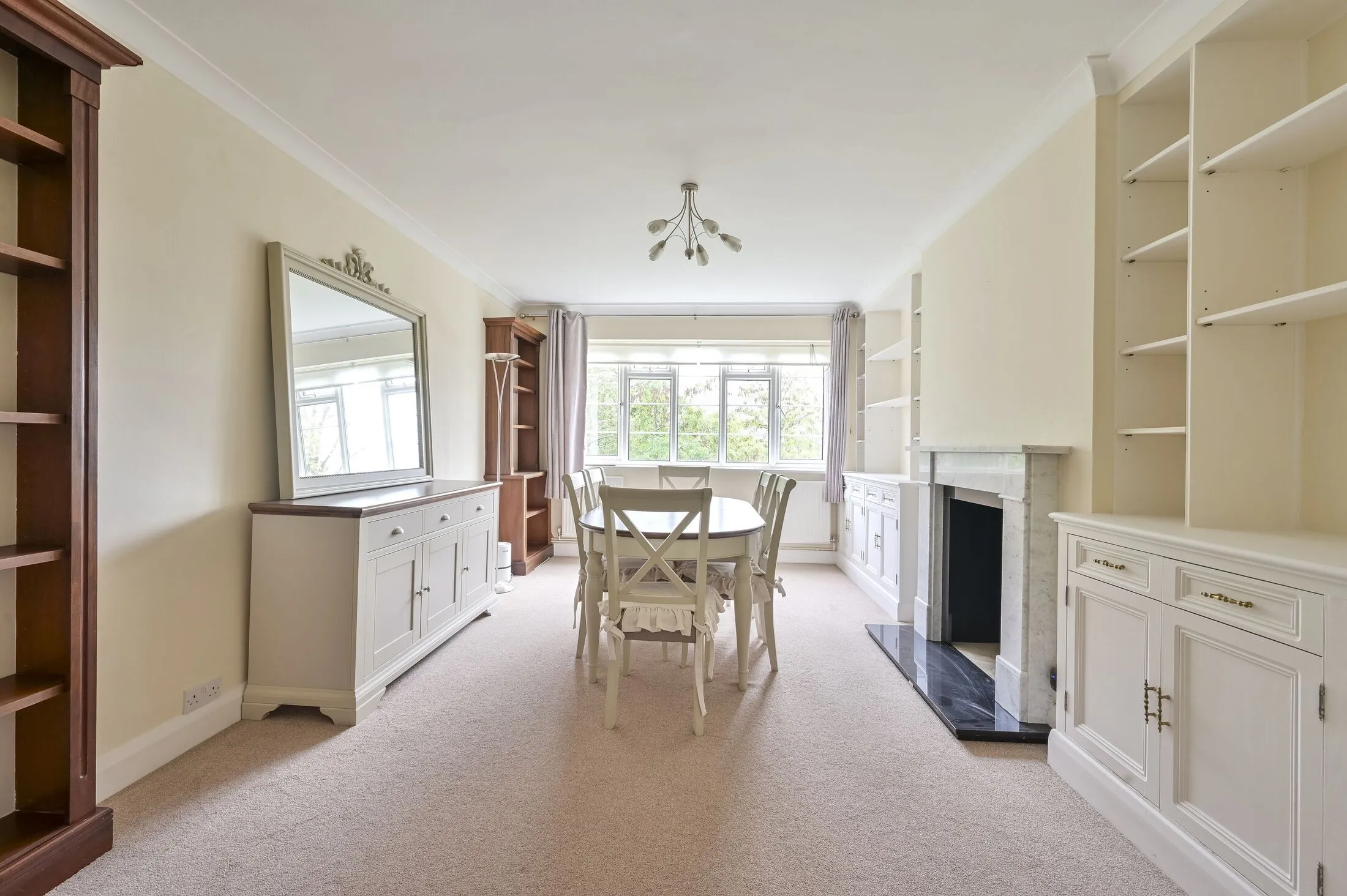 Flat Raymond Road in Greater London