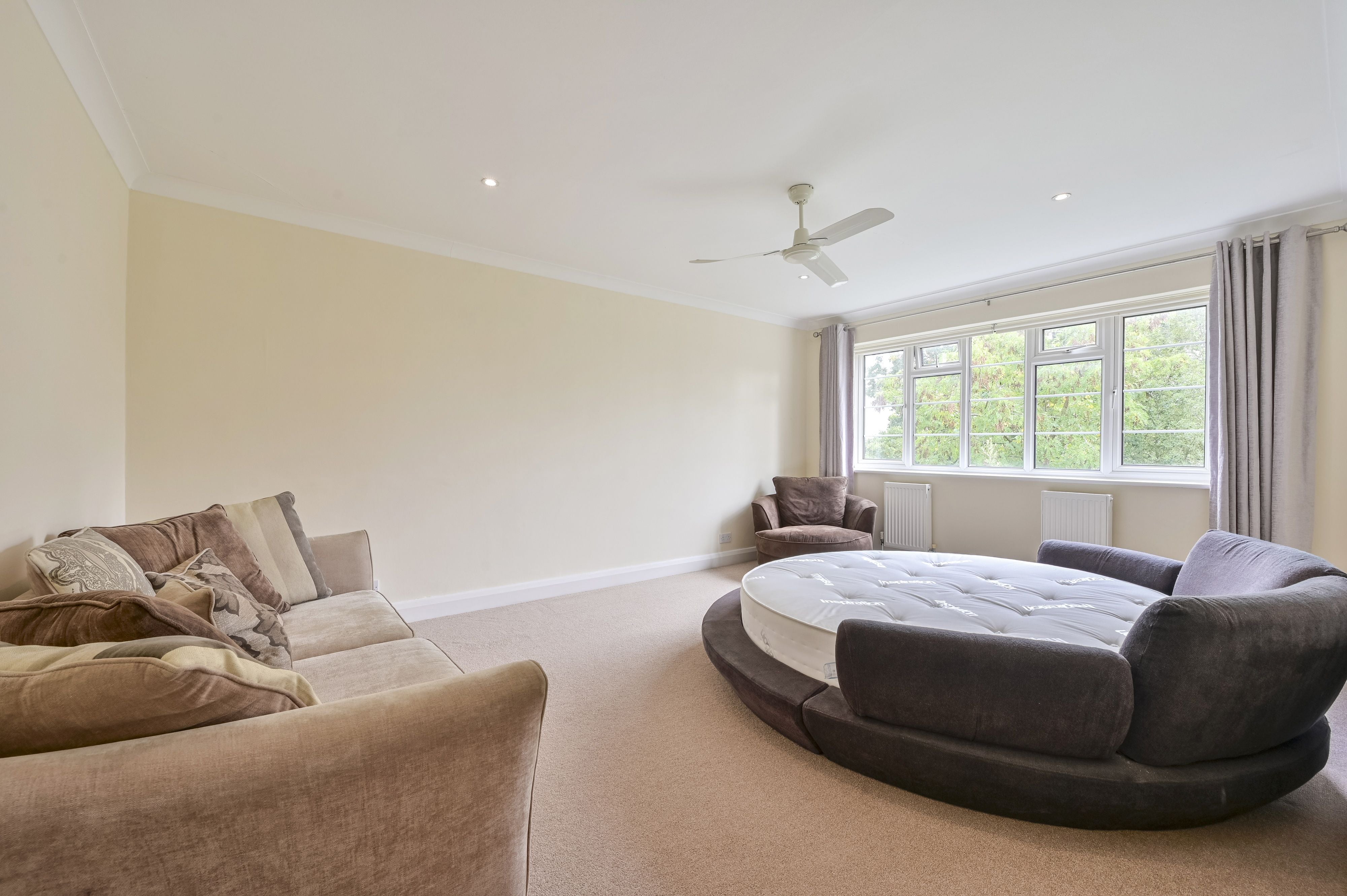 Flat Raymond Road in Greater London