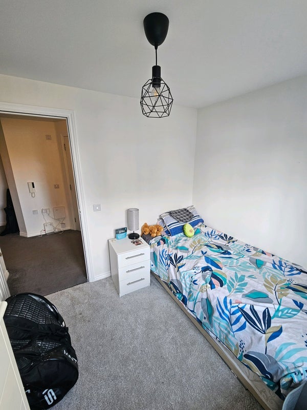 Room Milligan Drive in City of Edinburgh
