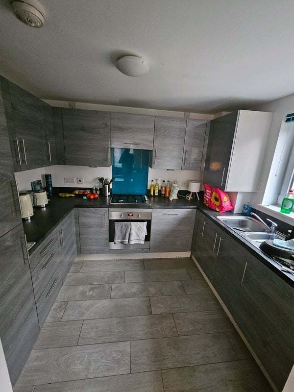 Room Milligan Drive in City of Edinburgh