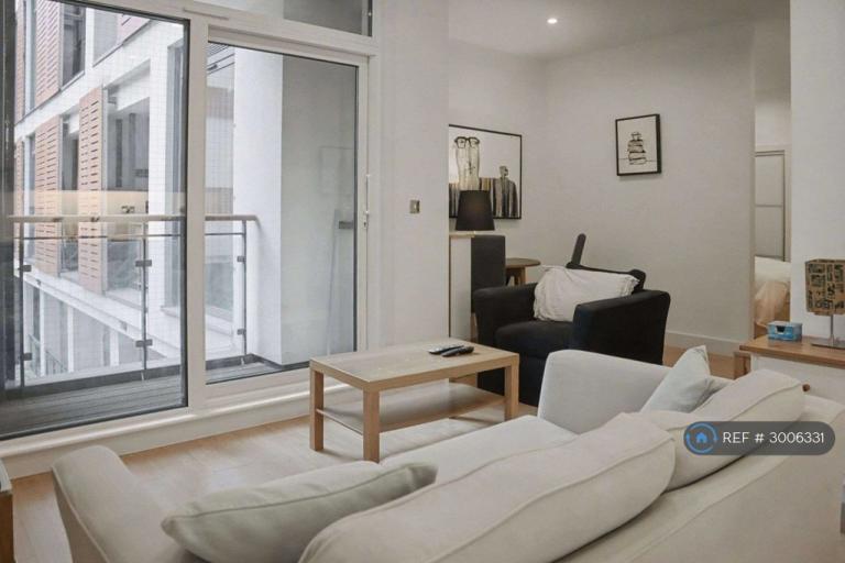 Flat Thorparch Road in Greater London