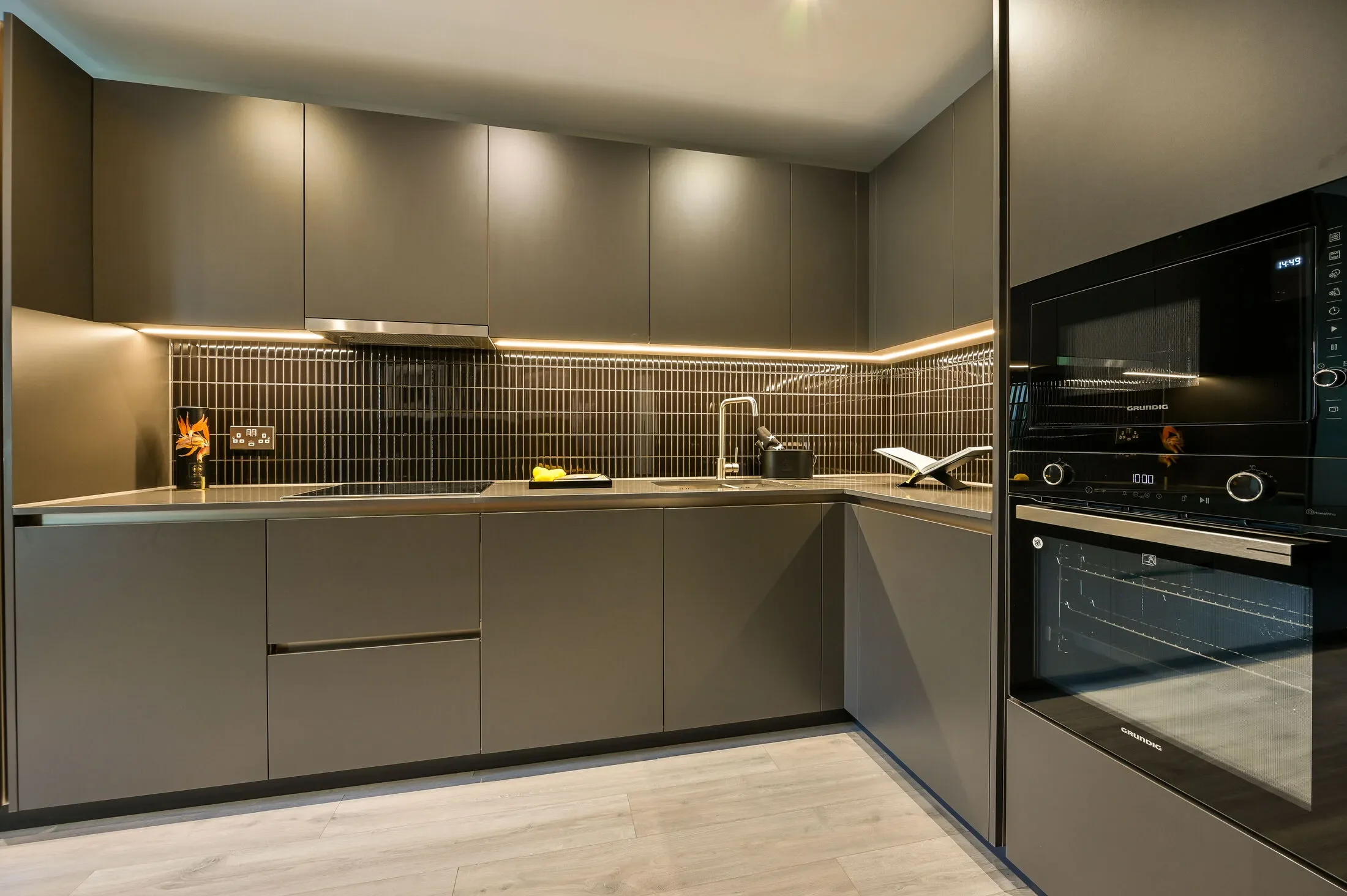 Flat New Lion Way in Greater London