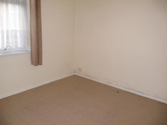 Flat Eastcote Lane in Greater London