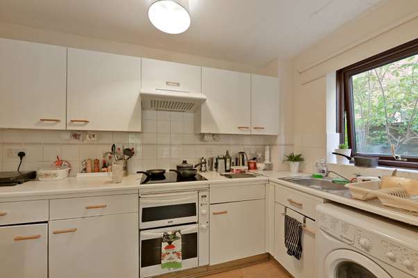 House Berwick Close in Marlow