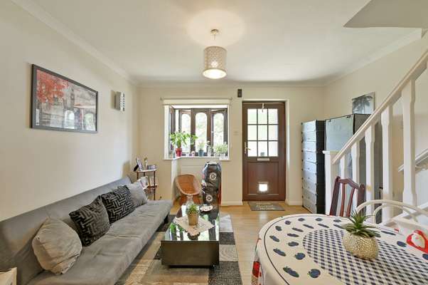 House Berwick Close in Marlow