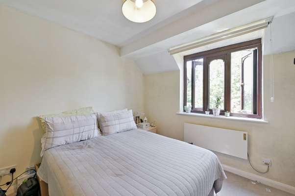House Berwick Close in Marlow