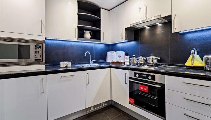Flat Westferry Circus in Greater London