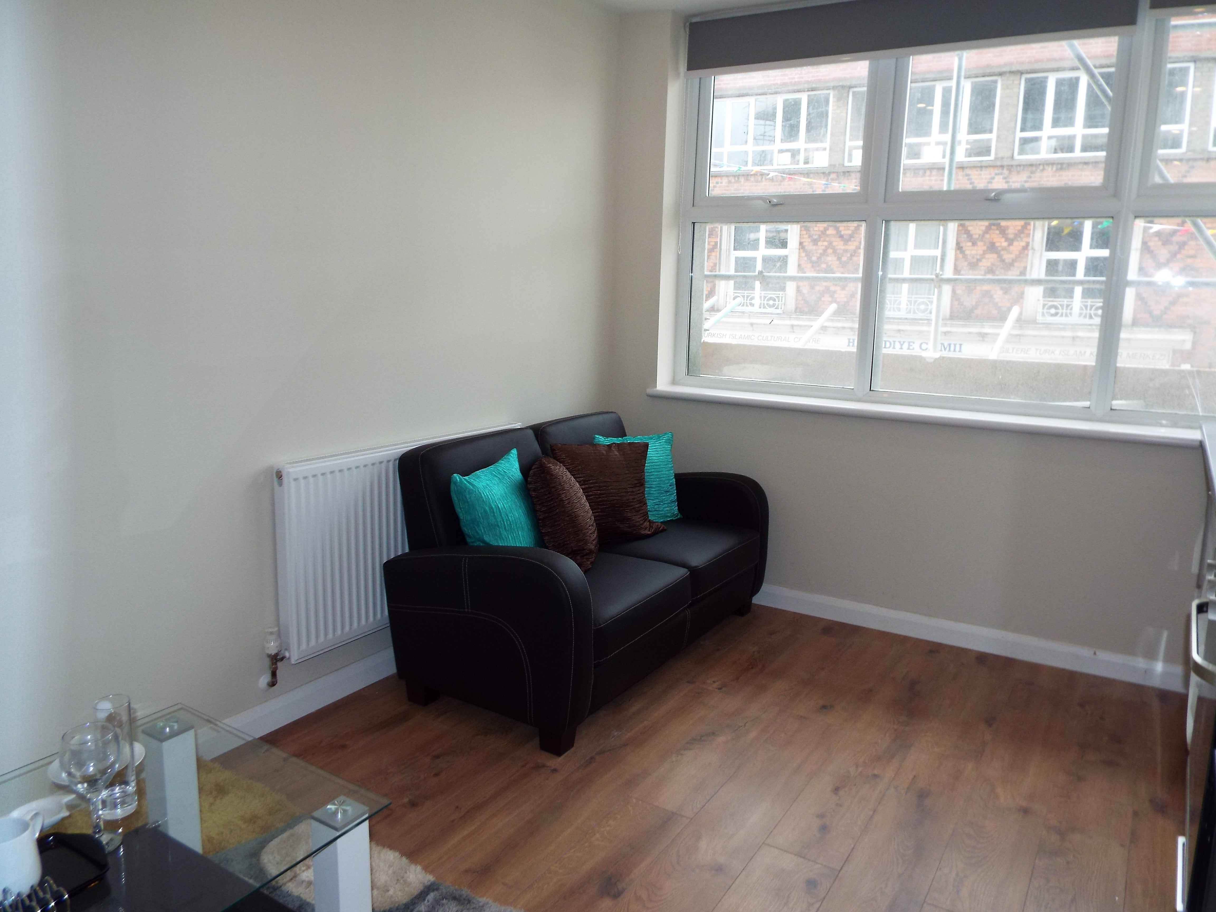 Flat Vaughan Way in Leicester