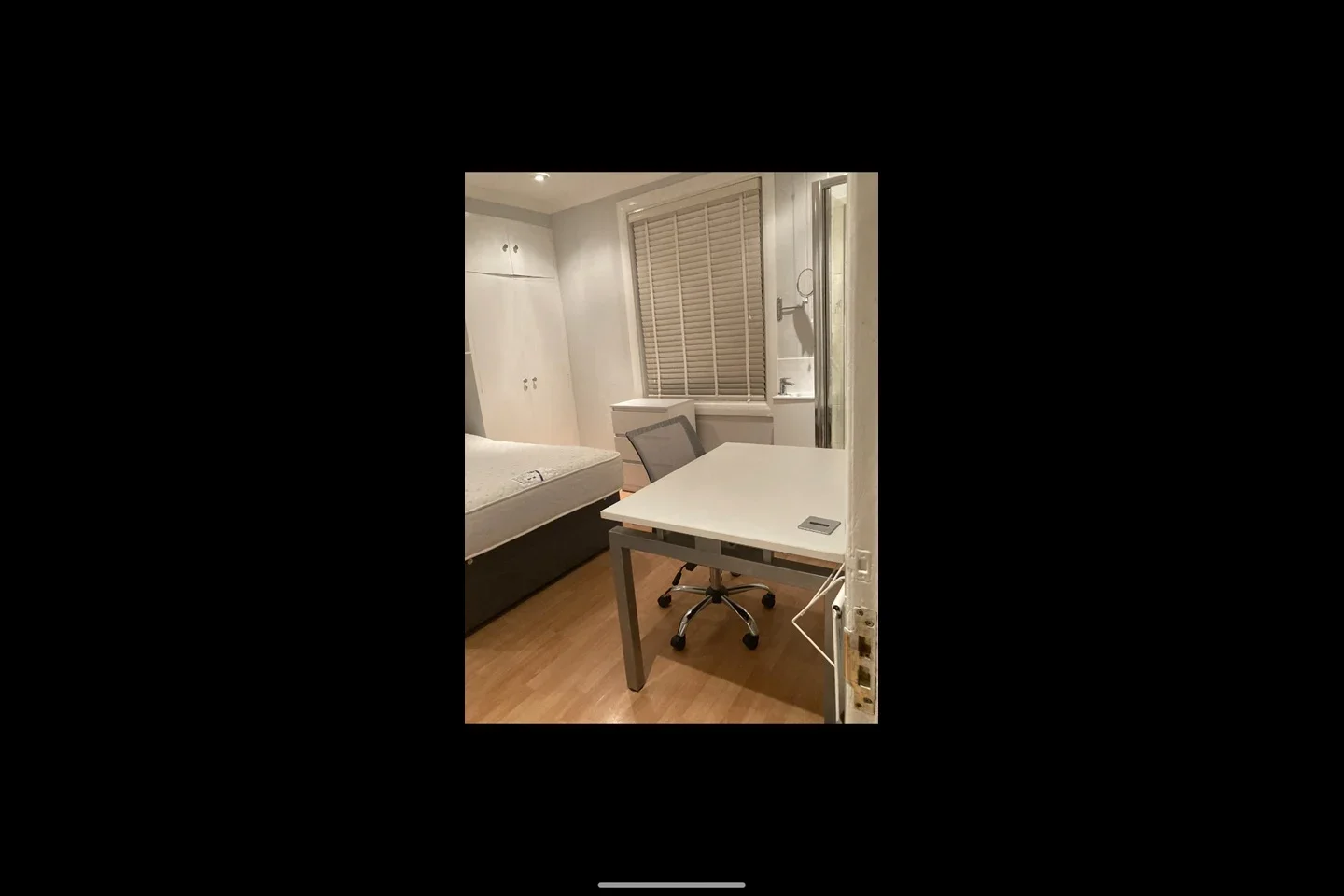 Room St. Erkenwald Road in Greater London