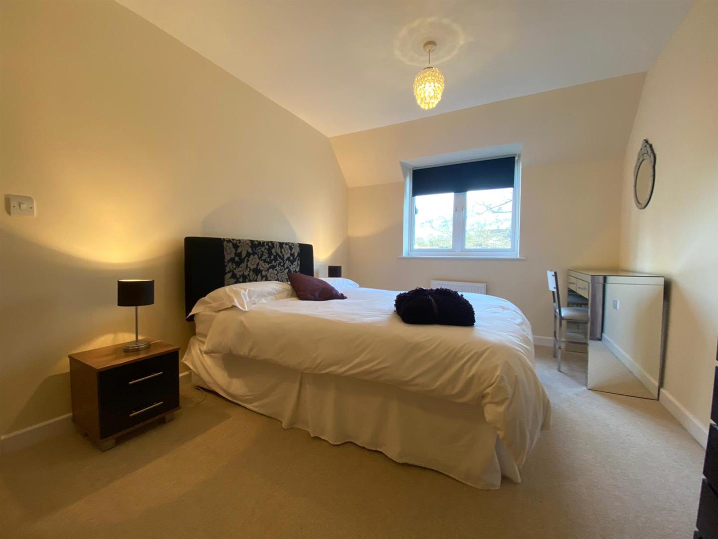 Flat Harefield Road in Greater London