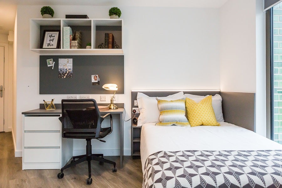 Room Westway in City of Westminster