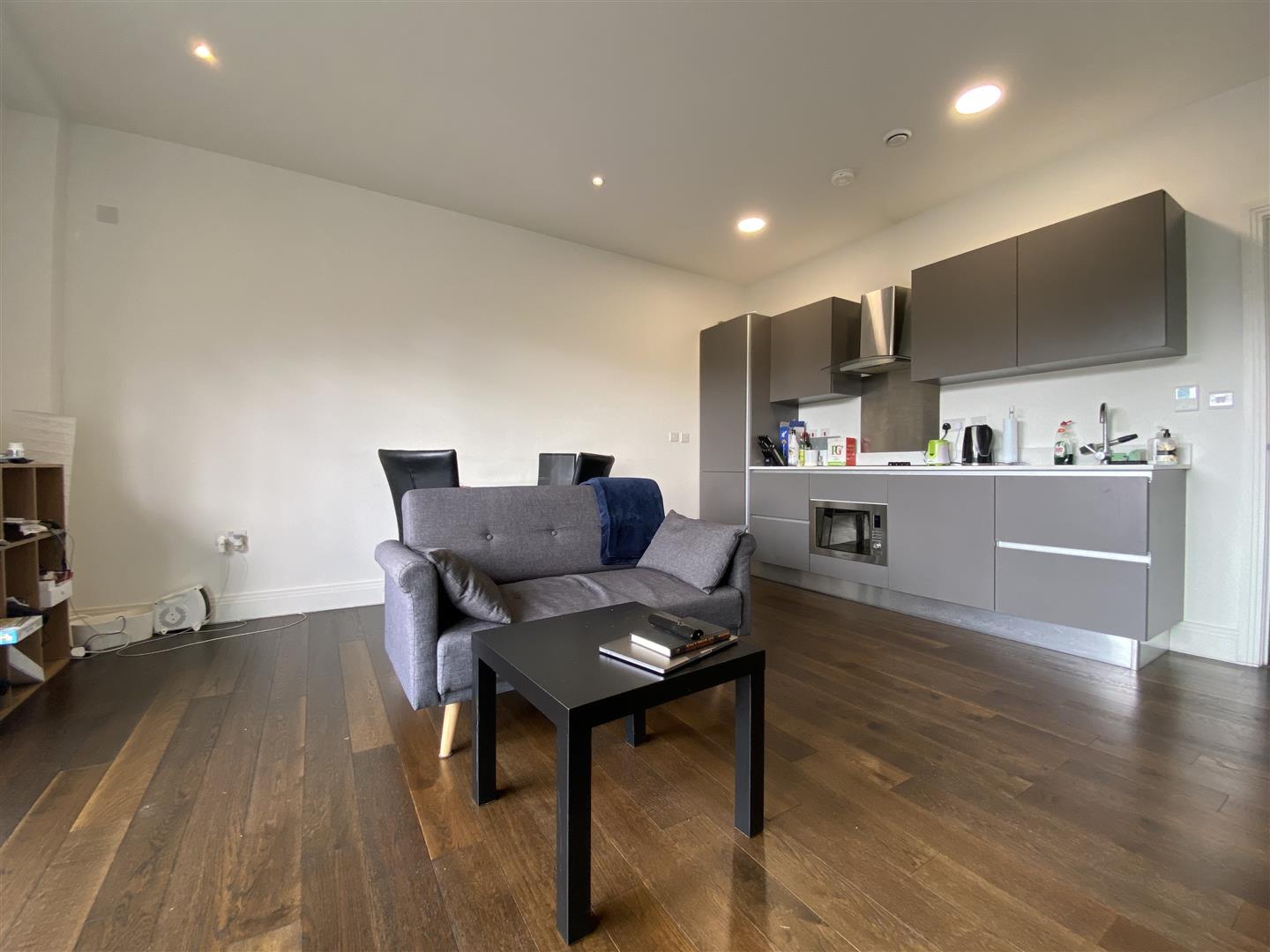Flat Packetboat Lane in Greater London