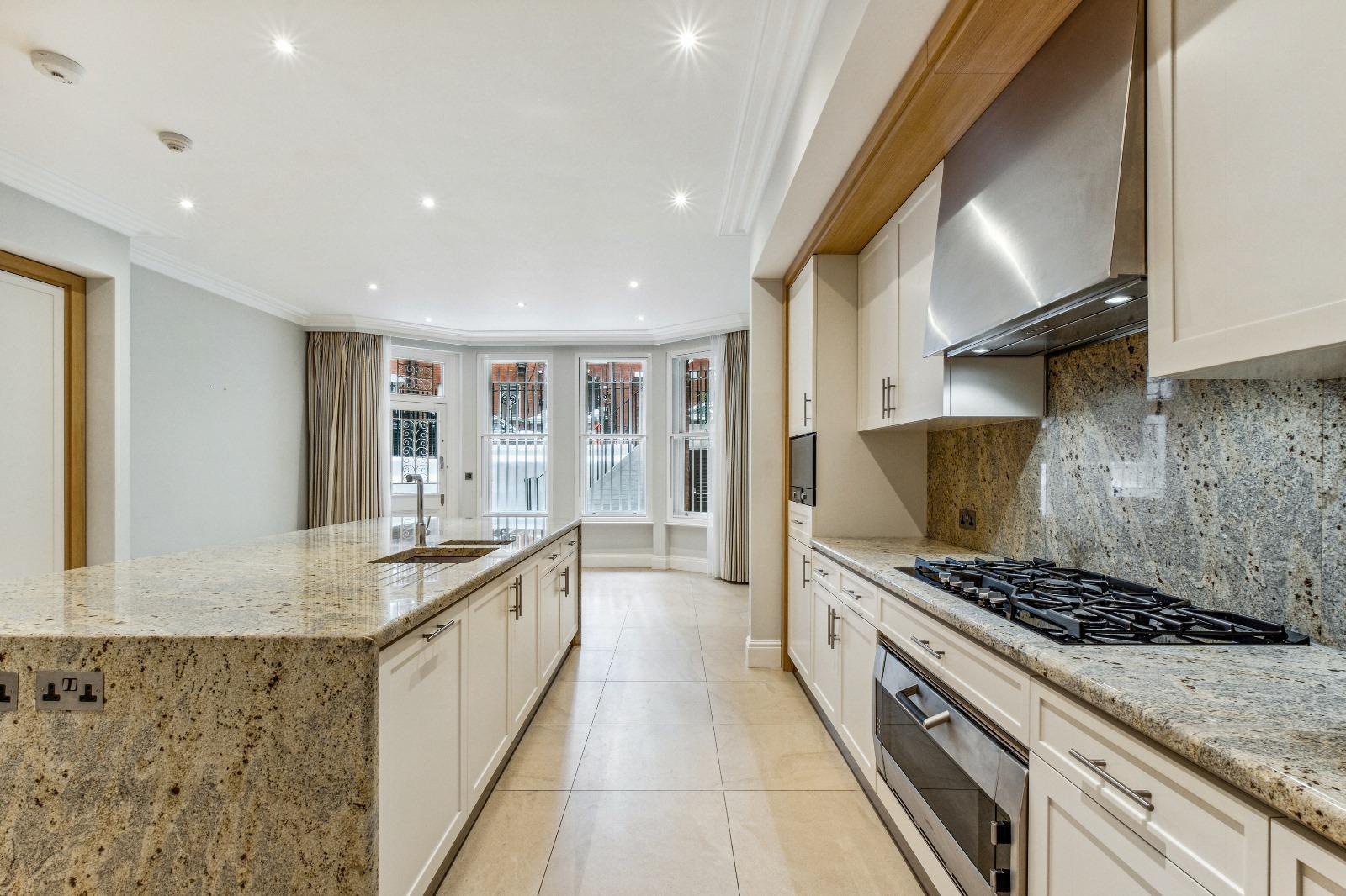 House Cheniston Gardens in Greater London