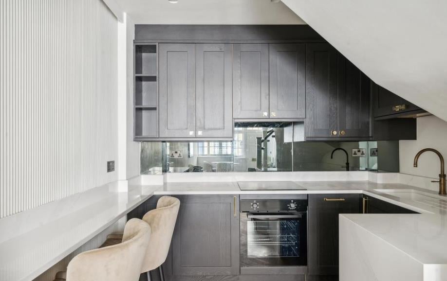 House Radnor Mews in City of Westminster