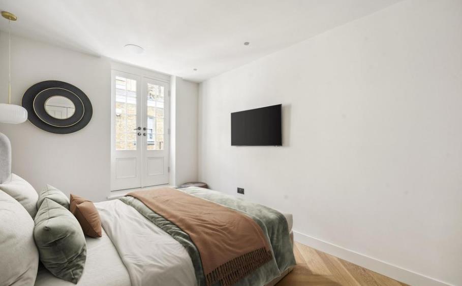 House Radnor Mews in City of Westminster
