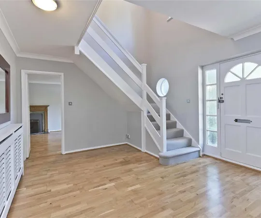 Flat Beech Close in Elmbridge