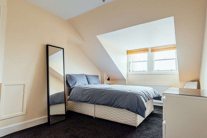 Room Roseburn Place in City of Edinburgh