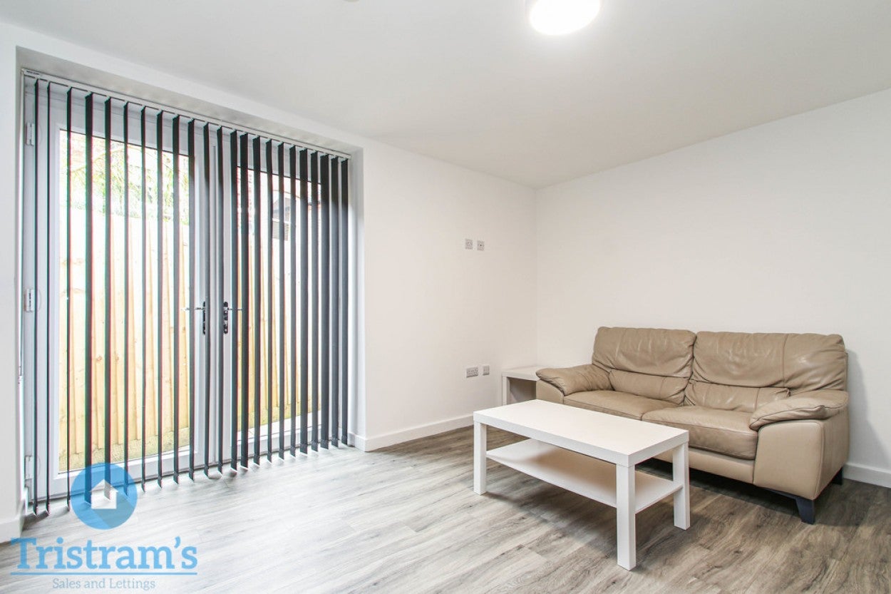 Flat Devonshire Promenade in Nottingham