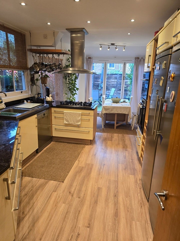 Room Lassell Street in Greater London