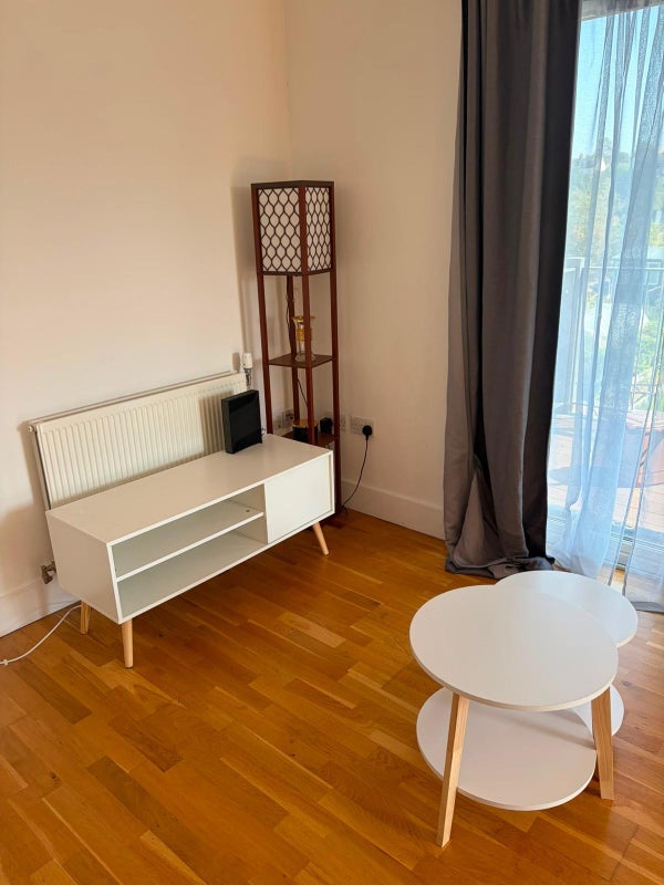Flat Siddeley Road in Greater London