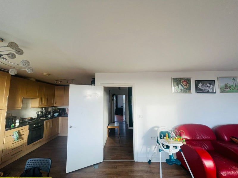 Room Romford Road in Greater London
