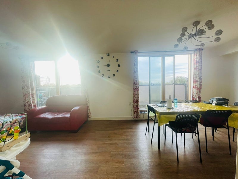 Room Romford Road in Greater London