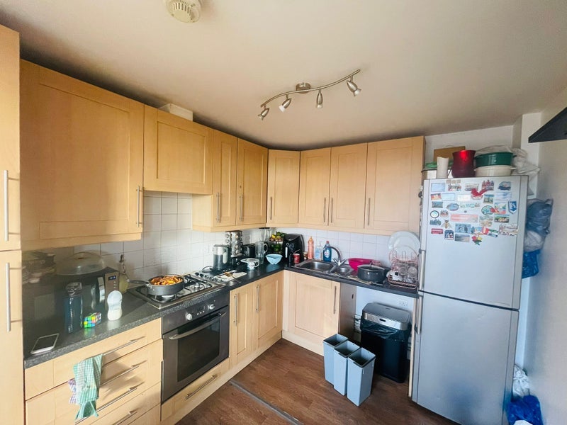 Room Romford Road in Greater London