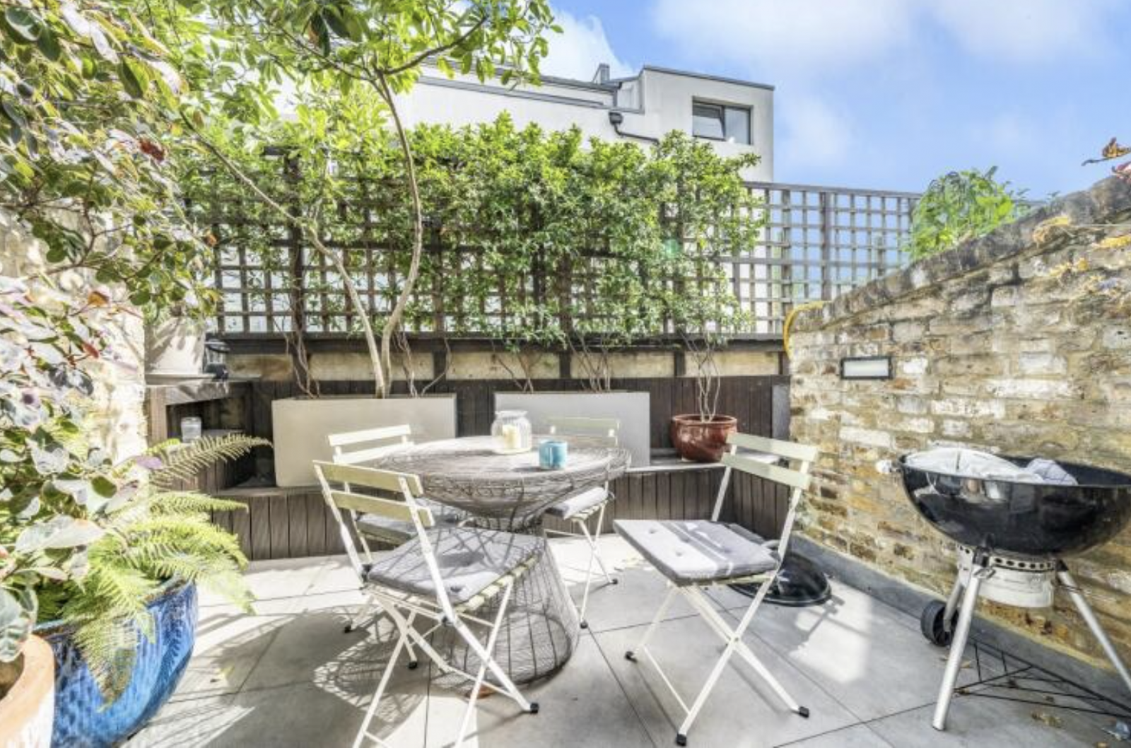 Flat Welmar Mews in Greater London