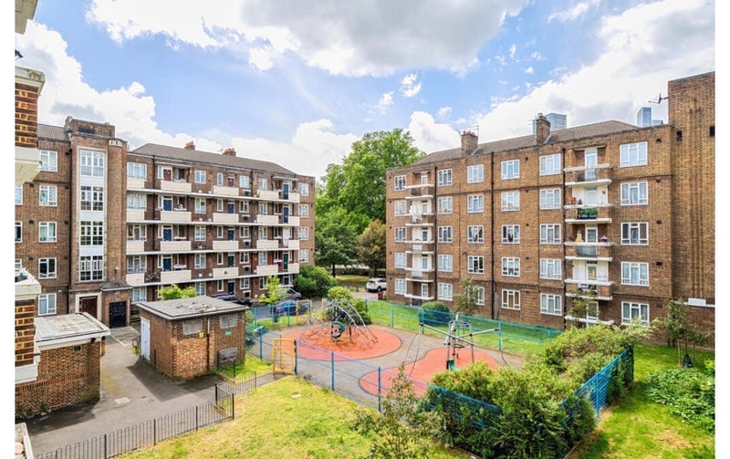 Flat Tyers Terrace in Greater London